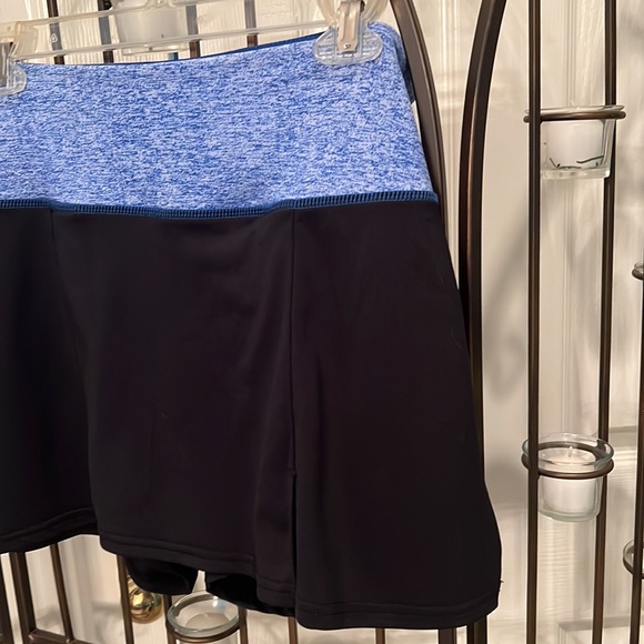 Black skort with blue waist detail - Picture 2 of 2